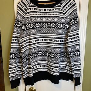 Old Navy Black & White Sweater!